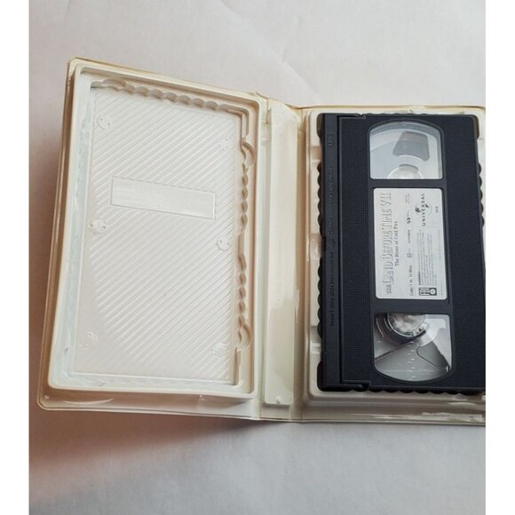 The Land Before Time VII: The Stone Of Cold Fire - VHS 2000 - Picture 6 of 6